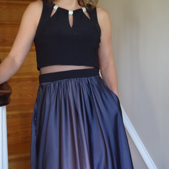 Gorgeous floor length illusion 2 piece gown - Picture 2 of 10